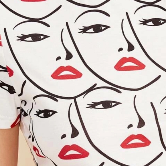 ❗LAST ONE❗Tee & Red Lipstick💄💋 - Picture 3 of 8